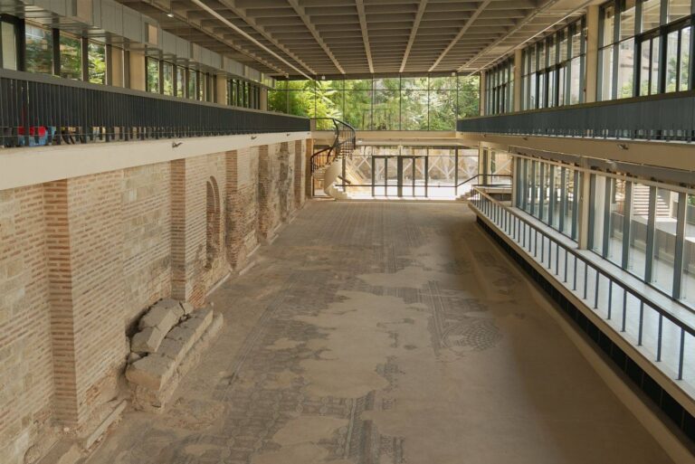 Până la 1 martie 2026, Edificiul Roman cu Mozaic poate fi vizitat gratuit