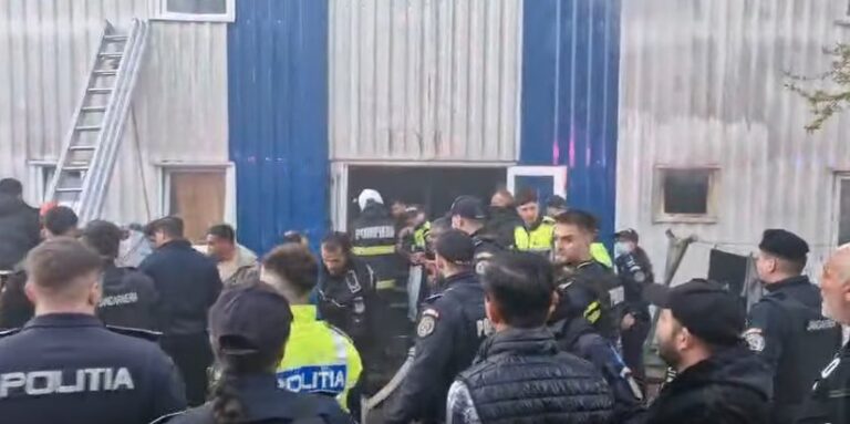 Încendiu violent la un bloc din cartierul Henri Coandă. A fost activat Planul Roșu de Intervenție. 11 persoane au fost preluate de echipele medicale de urgență