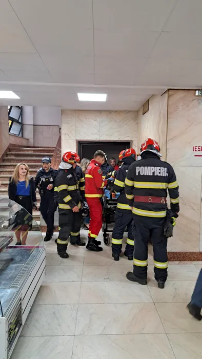 Un lift cu mai multe persoane a căzut în gol. Incidentul s-a produs la Ministerul Transporturilor