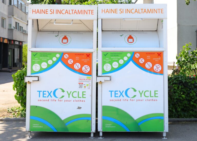 Primăria Constanța amplasează 44 de containere speciale pentru colectarea deșeurilor textile