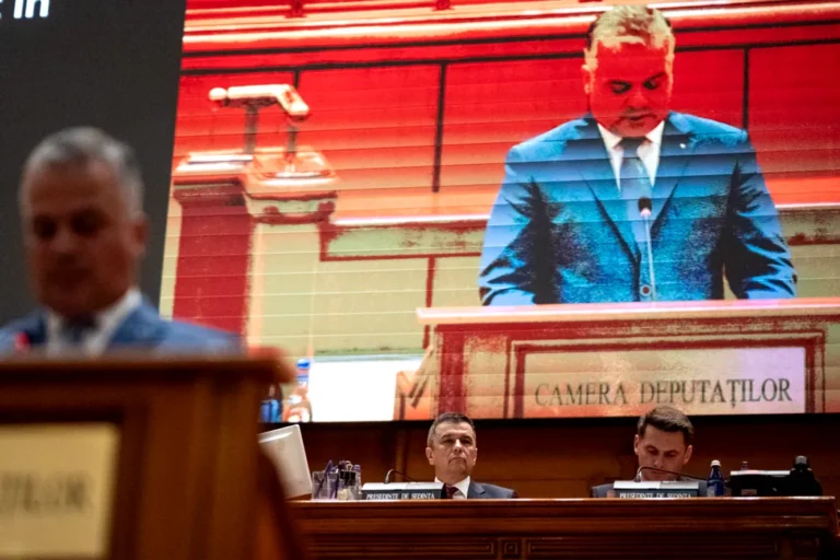 Guvernul Veștea a picat la vot. Doar 189 de voturi ,,pentru”. O parte dintre ,,puciștii” din PNL nu au mai votat Cabinetul