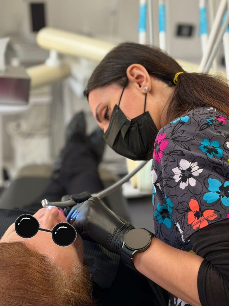 Boala parodontală: De la gingivită la pierderea dinților